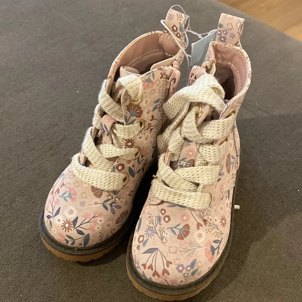Girls' Giovanna Floral Lace-Up Zipper Combat Boots - Cat & Jack - Picture 2 of 5